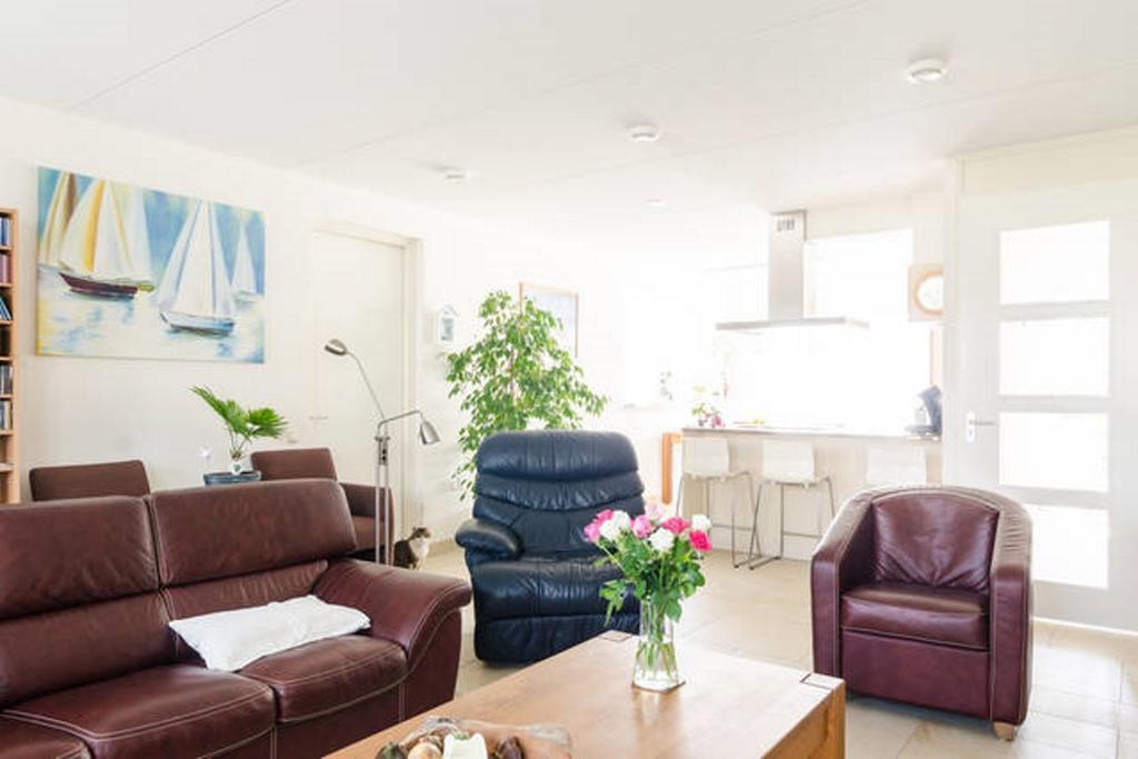 B&B Almere Luaran gambar